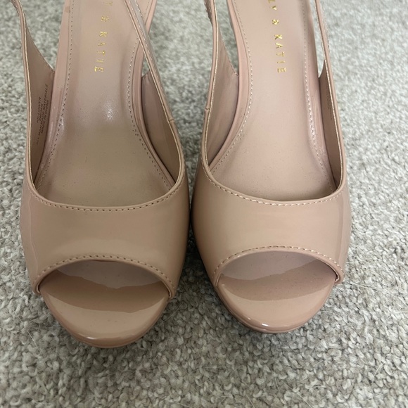 EUC Elegant Kelly & Katie Faux Patent Nude Slingback 4”Heels, Gently Used size 8 - Picture 6 of 14